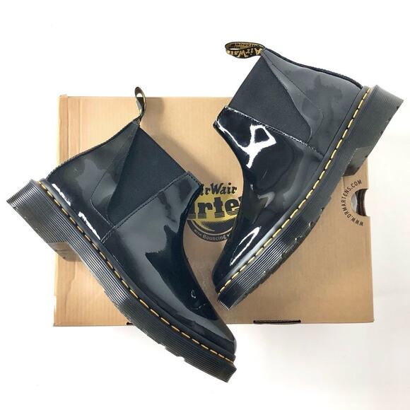 NIB Dr Martens Chelsea Pointed Toe Bianca Patent Lamper Boots Women’s 6 Shoes - Picture 1 of 12